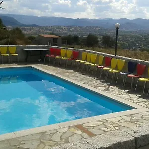 Bed & Breakfast Sa Mendula, Oliena